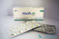 �����������һ��EGFR-TKIs�����ӻ�EGFRͻ��NSCLC������ҩʱ��