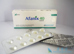 ��������ԷǾ���EGFRͻ���й�������